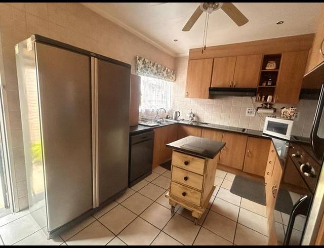 3 BEDROOM TOWNHOUSE FOR SALE IN MEYERVILLE